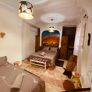  Homestay & Sous Le Soleil Chez Jerome Et Pamela Africaine